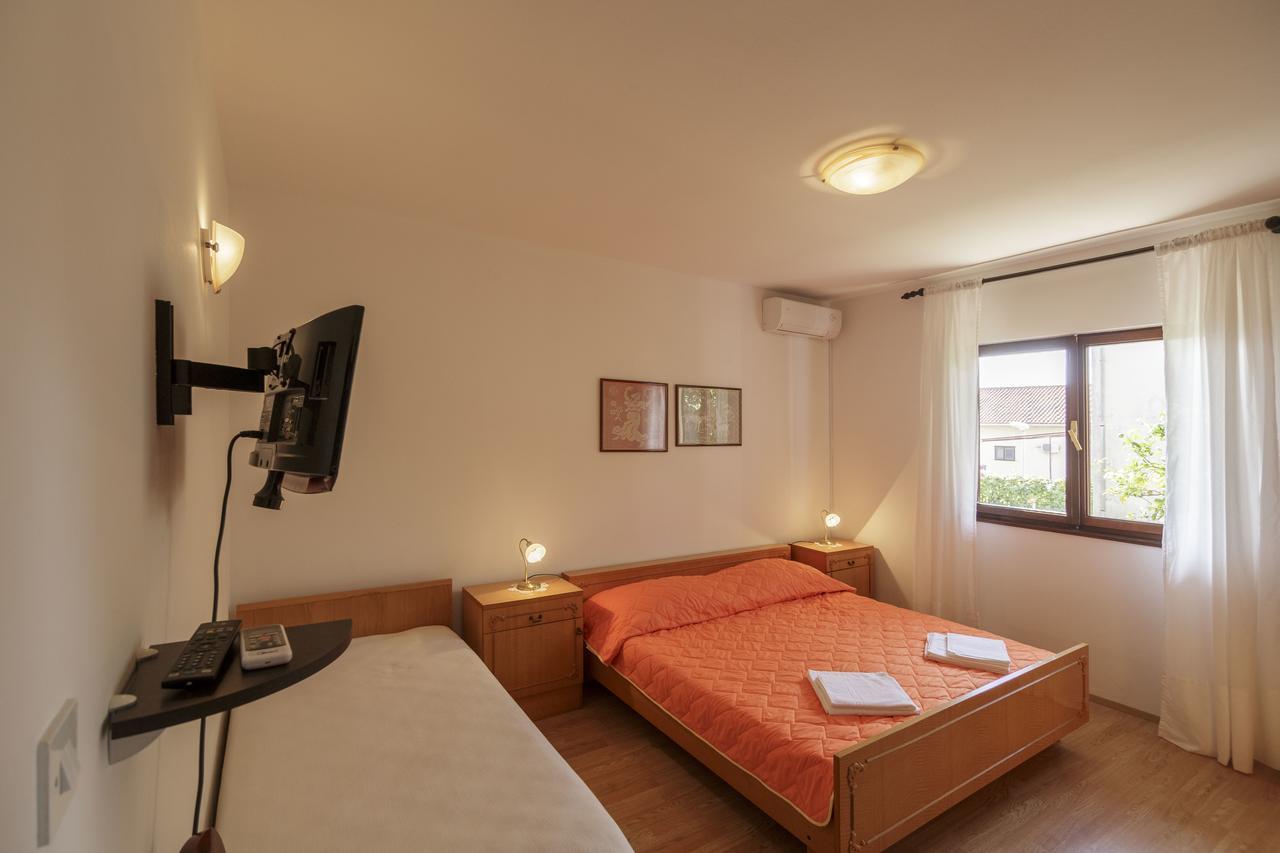 Apartmani Jordana Комижа Экстерьер фото