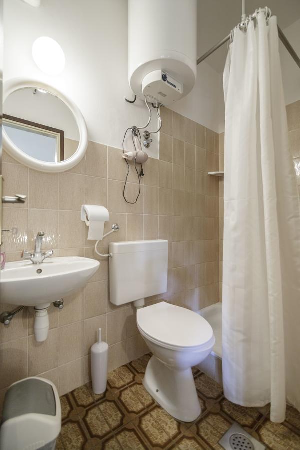 Apartmani Jordana Комижа Экстерьер фото