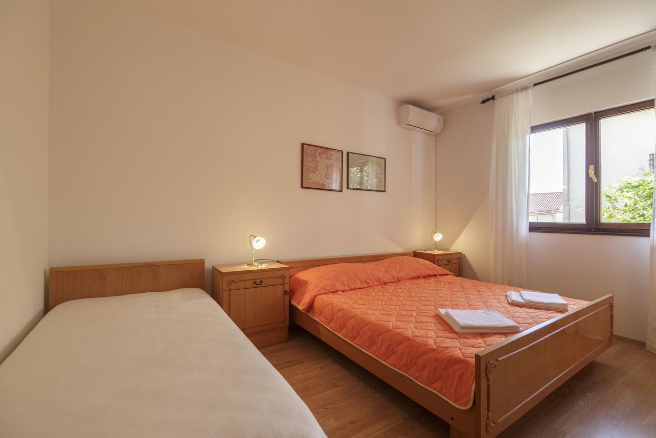 Apartmani Jordana Комижа Экстерьер фото