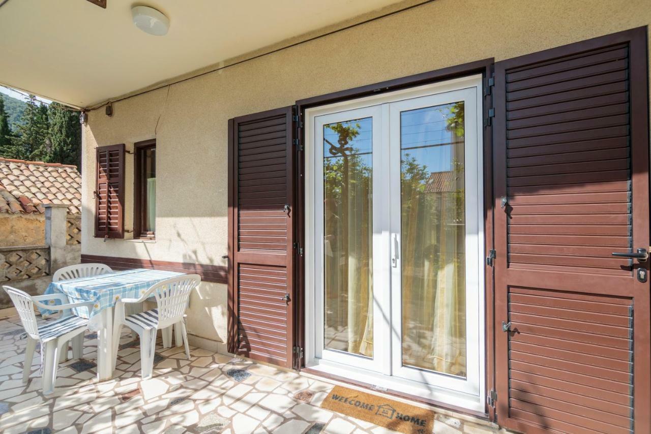 Apartmani Jordana Комижа Экстерьер фото