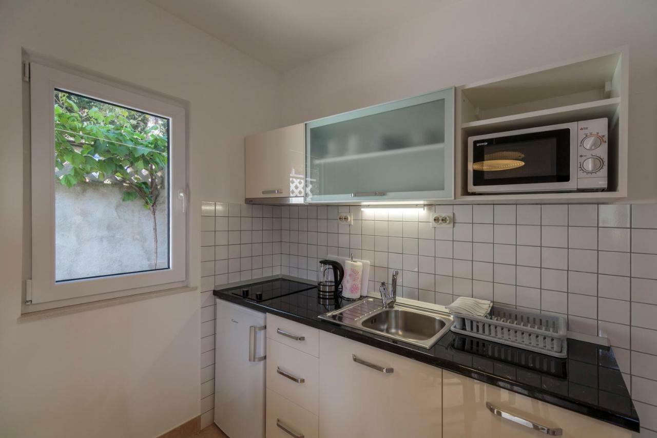 Apartmani Jordana Комижа Экстерьер фото