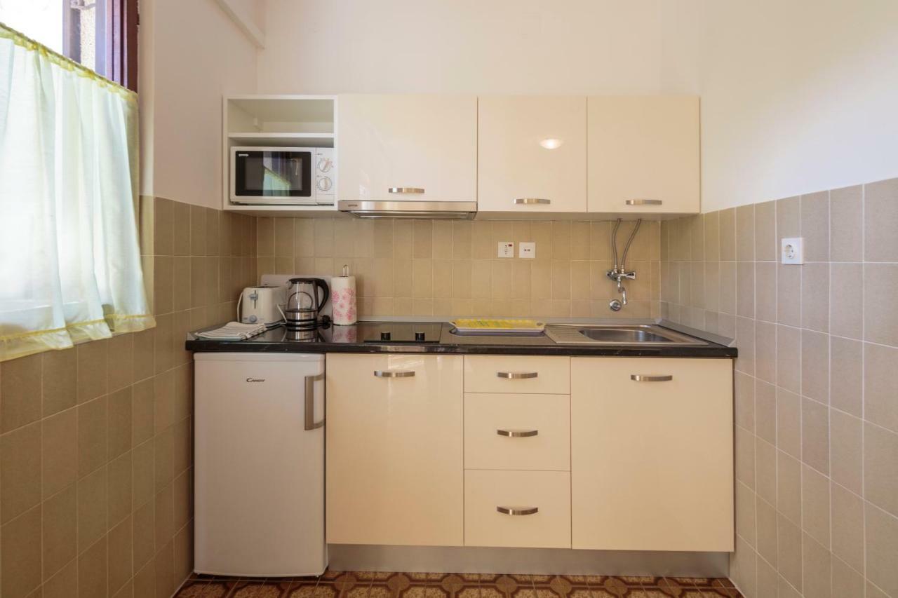 Apartmani Jordana Комижа Экстерьер фото